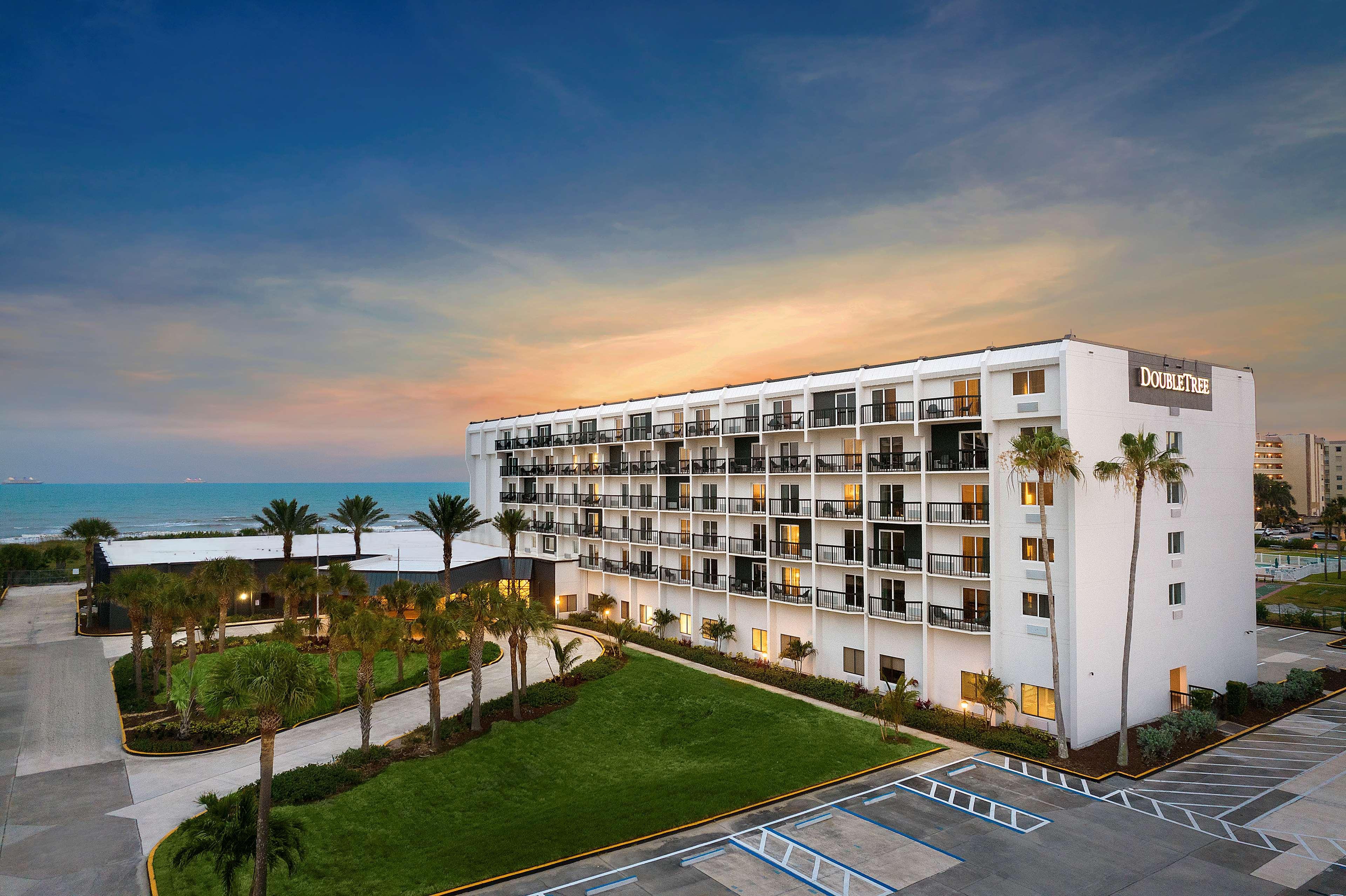 Hilton Garden Inn Cocoa Beach-Oceanfront Exterior photo