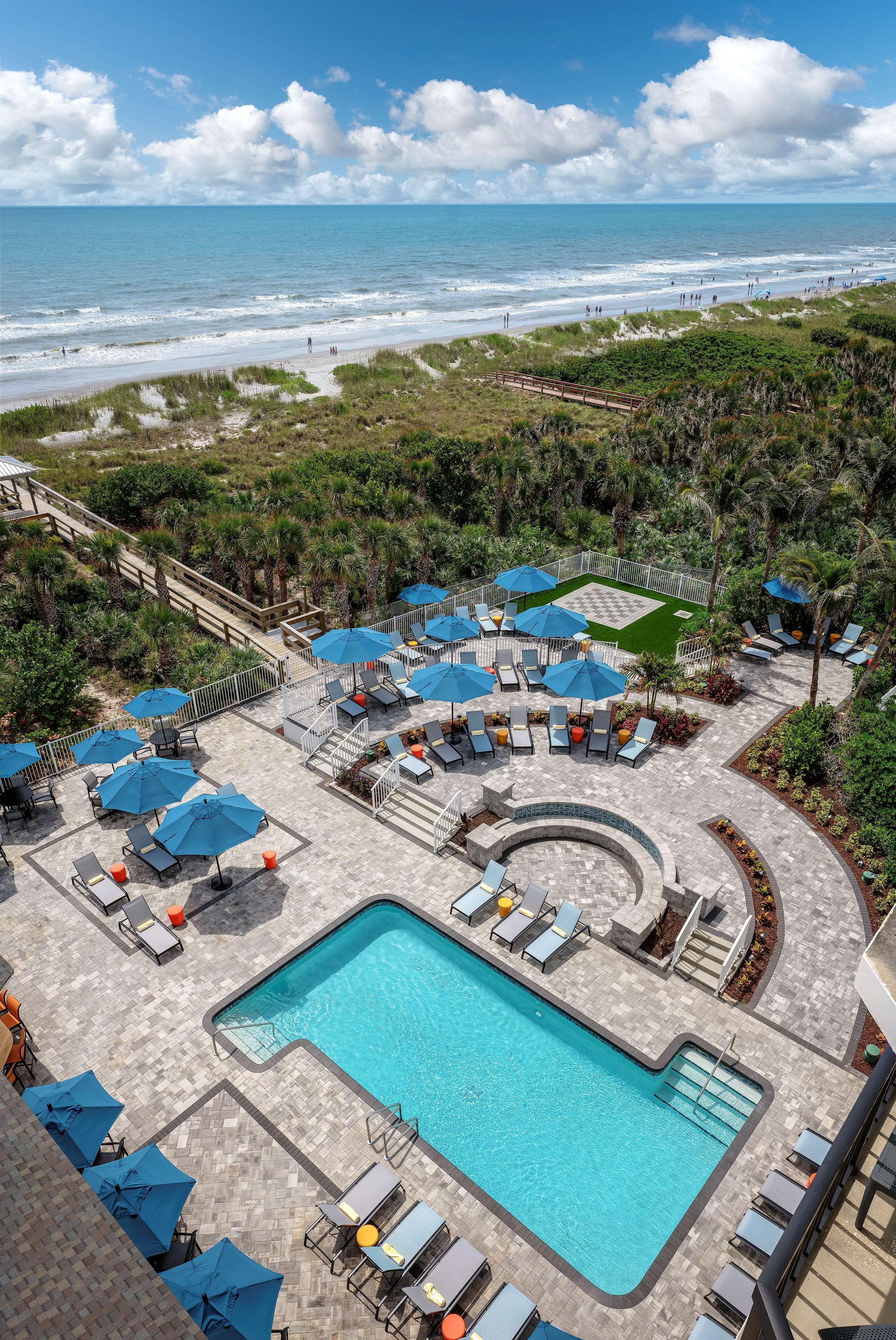 Hilton Garden Inn Cocoa Beach-Oceanfront Exterior photo