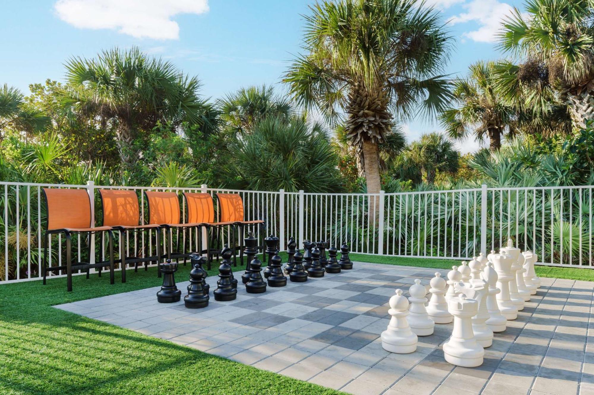 Hilton Garden Inn Cocoa Beach-Oceanfront Exterior photo