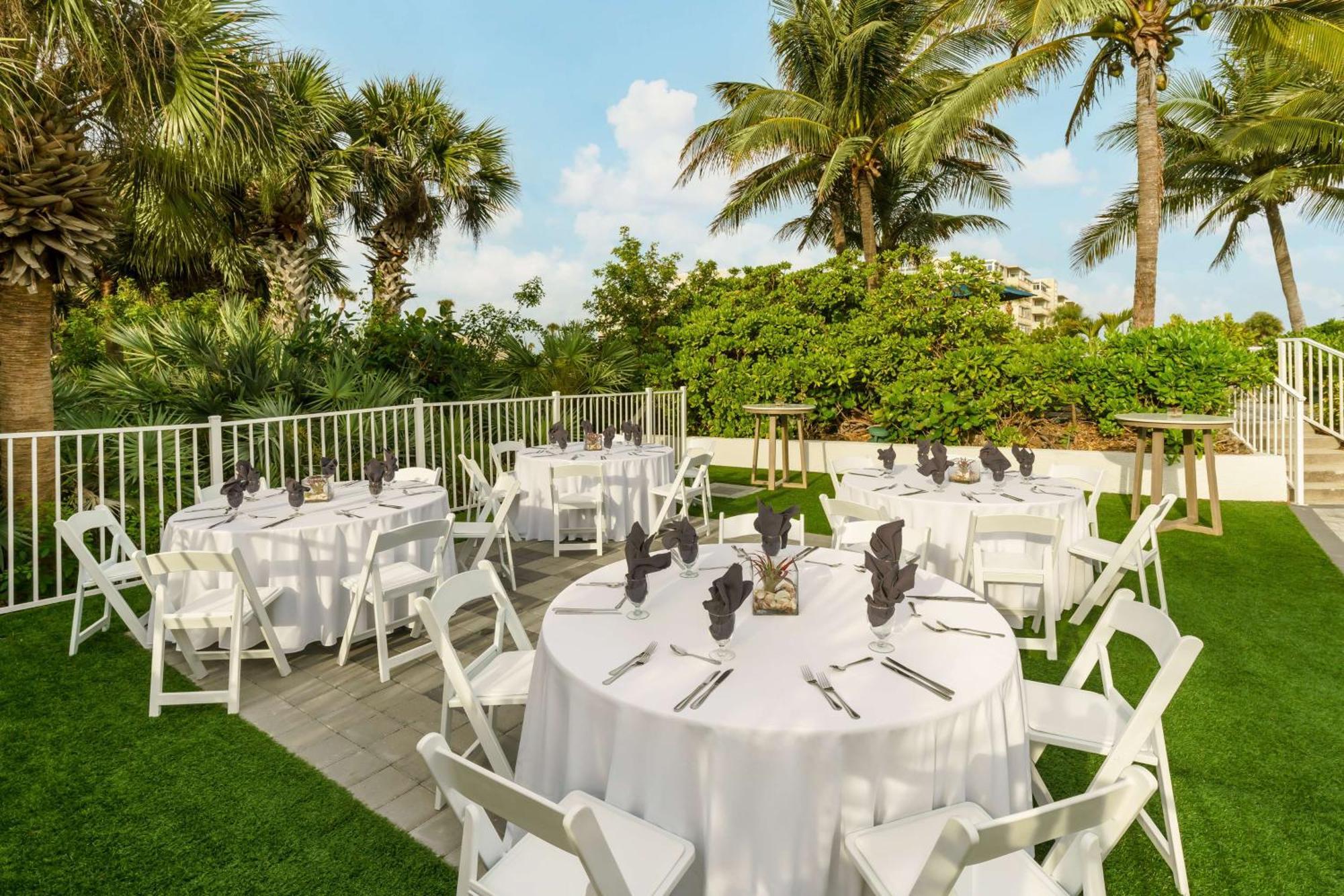 Hilton Garden Inn Cocoa Beach-Oceanfront Exterior photo