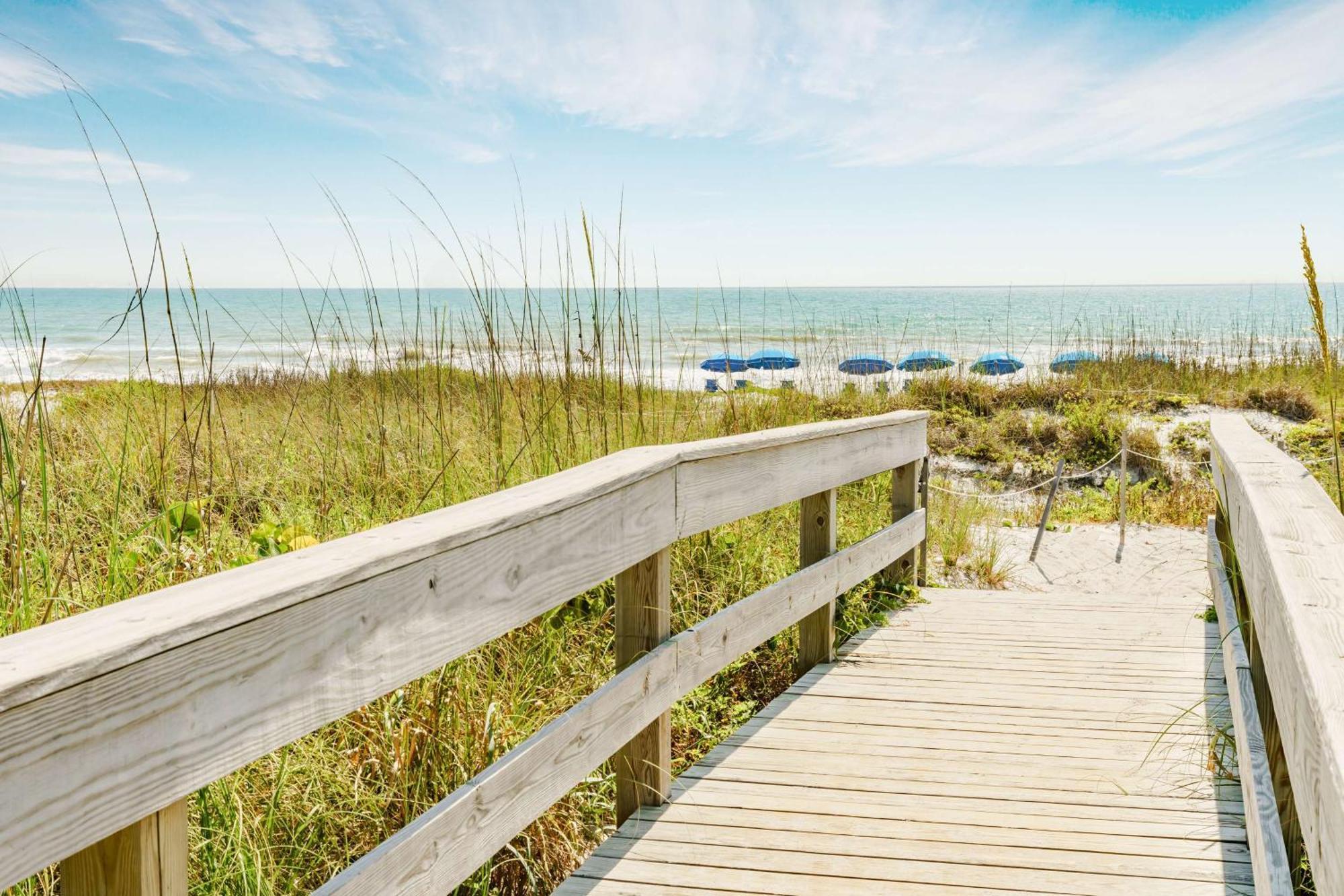 Hilton Garden Inn Cocoa Beach-Oceanfront Exterior photo