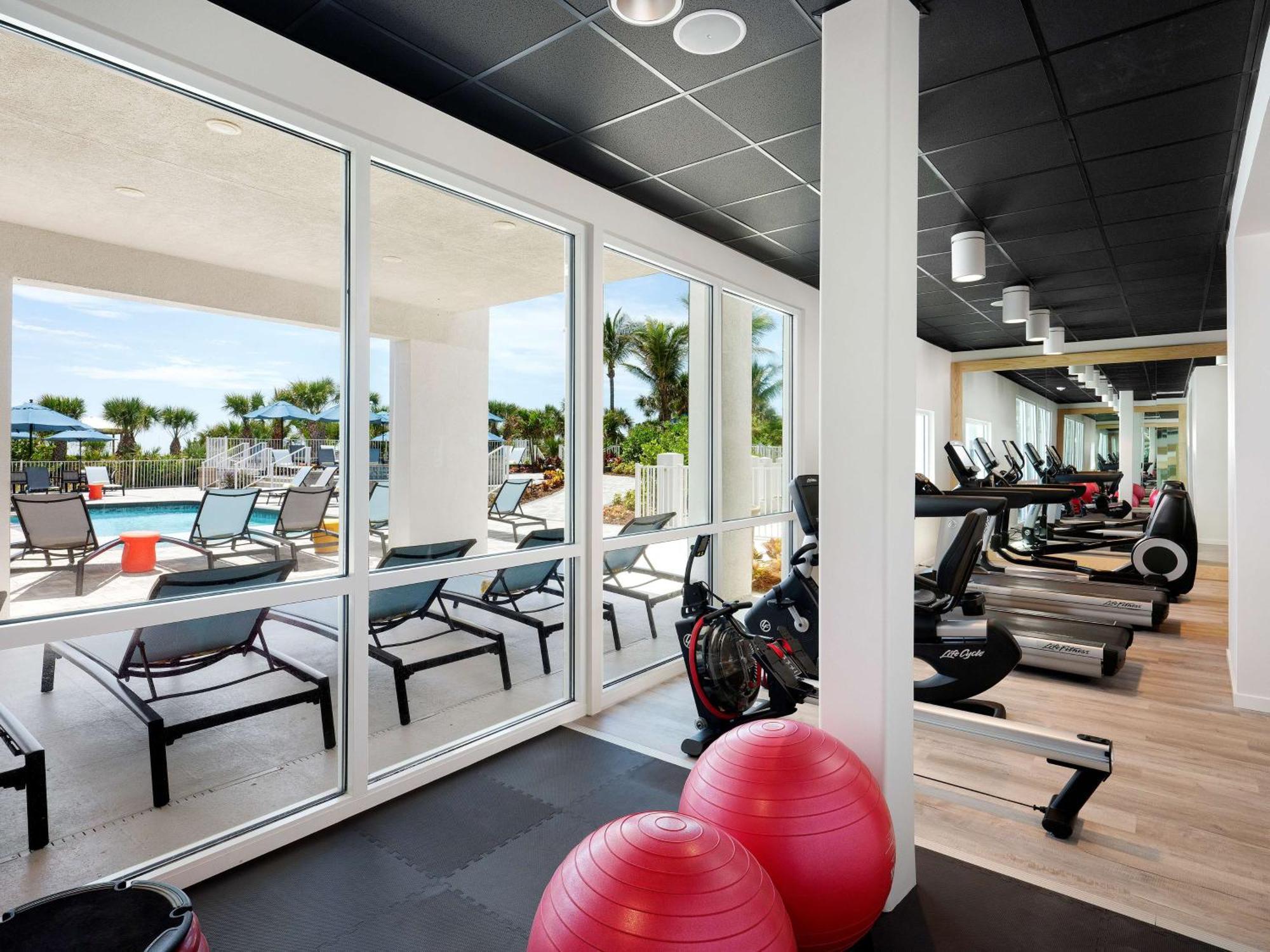 Hilton Garden Inn Cocoa Beach-Oceanfront Exterior photo